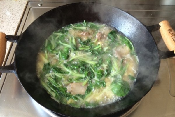 小白菜土豆排骨汤的做法