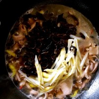 酸辣烩肚丝的做法图解3