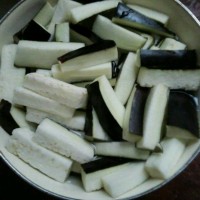 红烧茄子的做法图解1