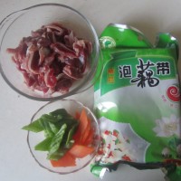 泡藕带炒鸡胗的做法图解1