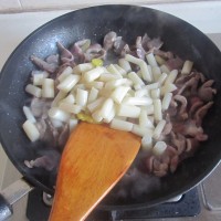 泡藕带炒鸡胗的做法图解5