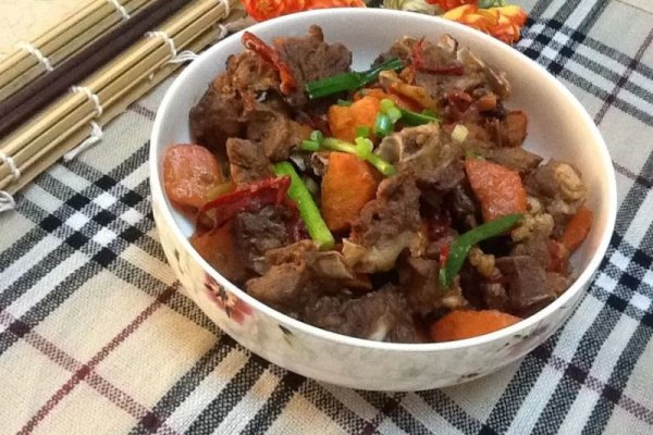 胡萝卜烧羊肉的做法