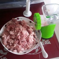 自制蒜味烤肠的做法图解1