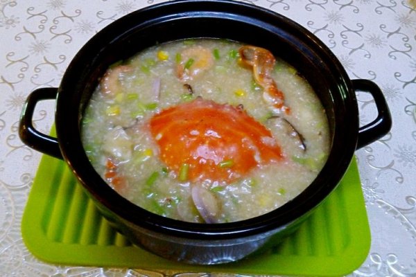 海鲜排骨砂锅粥的做法