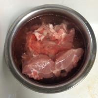 冬瓜海带排骨汤的做法图解1