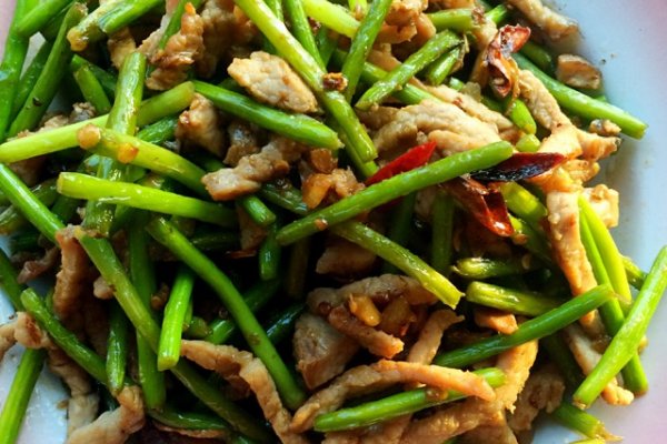 蒜苔炒肉的做法