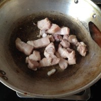 家常菜—红焖五花肉的做法图解1