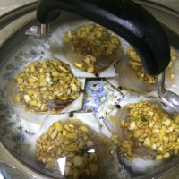 蒜蓉粉丝蒸扇贝的做法图解8