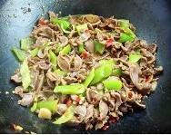 剁椒辣炒鸡胗 的做法图解5