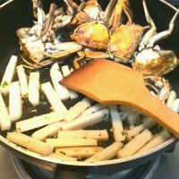 河蟹炒年糕的做法图解5