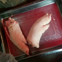 母亲节最滋养礼物~炖猪蹄的做法图解1