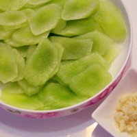 青笋拌木耳的做法图解2
