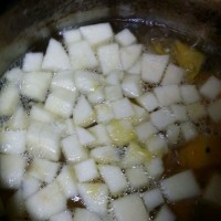 红薯雪梨苹果板栗甜汤的做法图解3