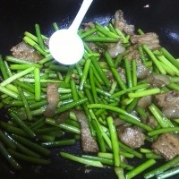 蒜薹炒肉的做法图解11