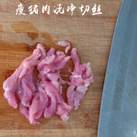 榨菜肉丝炒年糕--乌江榨菜的做法图解3