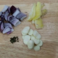 蘑菇鱼汤的做法图解3