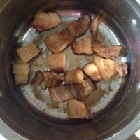 五花肉炖蘑菇的做法图解4