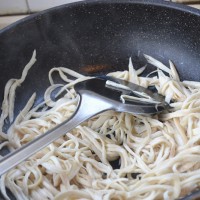 手撕杏鲍菇的做法图解5
