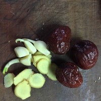 参片山药红枣鸡汤的做法图解4