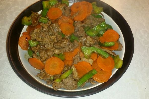 黑胡椒牛肉炒青椒的做法