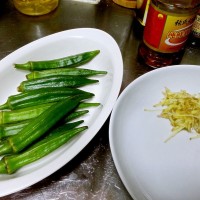 白灼秋葵的做法图解1