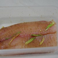 煎烤鲷鱼柳(罗非鱼柳)的做法图解1