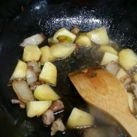 角瓜炖土豆的做法图解2
