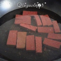 羊血炒韭菜的做法图解3