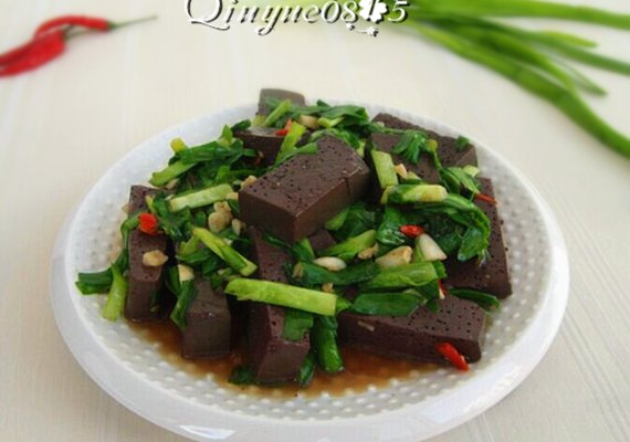 羊血炒韭菜的做法