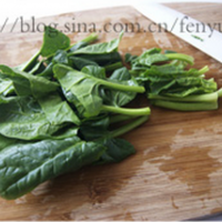 芝麻枸杞拌菠菜的做法图解3