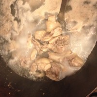 板栗烧童子鸡的做法图解4