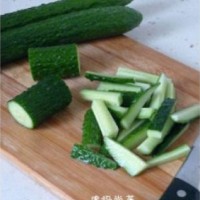 啤酒渍黄瓜 的做法图解1