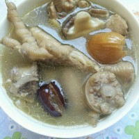 电饭煲靓汤~猪尾凤爪炖香菇的做法图解3