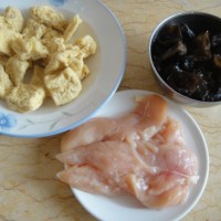 家常鸡柳豆腐---冬季暖身的做法图解1
