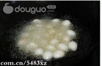 虎皮鹌鹑蛋的做法图解2