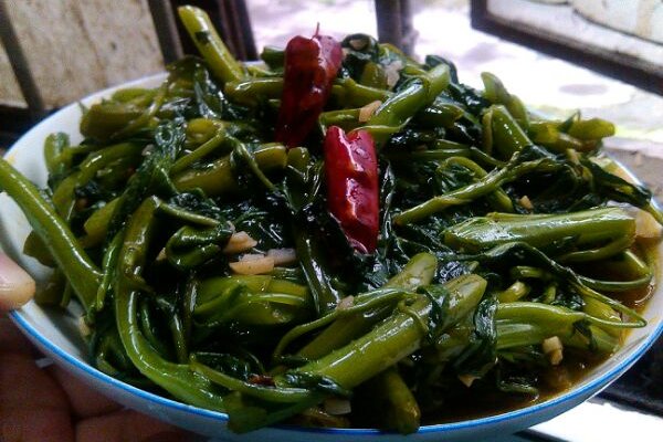 炝炒空心菜(藤菜,钢管菜)的做法