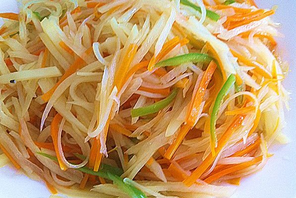 胡萝卜土豆丝的做法
