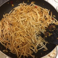 超级减肥:酸辣虾仁豆芽的做法图解3