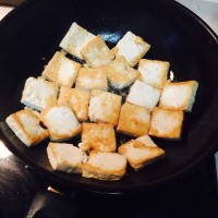 柴锅豆腐与鹌鹑蛋的做法图解3