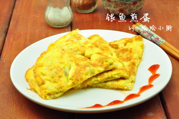 银鱼煎蛋的做法
