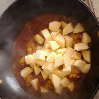 土豆鸡翅根的做法图解3