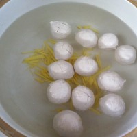 丸子紫菜汤--冬季暖身的做法图解5