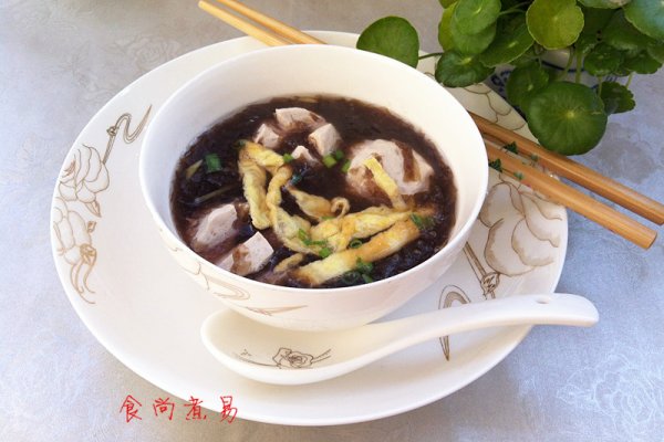 丸子紫菜汤--冬季暖身的做法