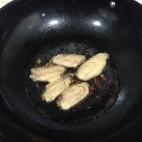 红烧鸡翅(10分钟绝对入味)的做法图解2