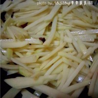 酸辣土豆条的做法图解4