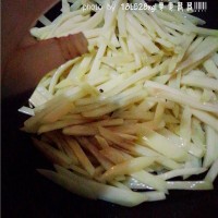 酸辣土豆条的做法图解6