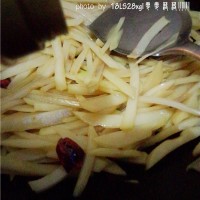 酸辣土豆条的做法图解7