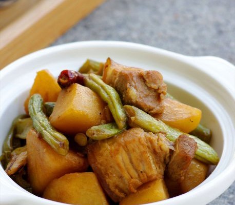 土豆炖豆角的做法