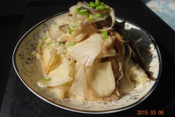 蚝油蘑菇炒白菜的做法