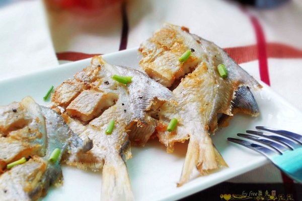 香煎小鲳鱼的做法